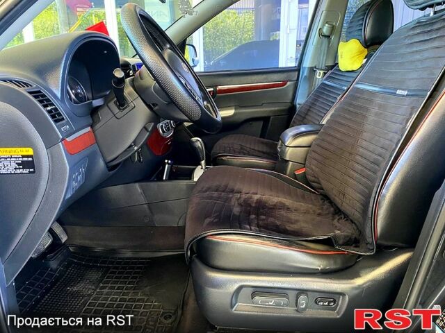 Черный Хендай Санта Фе, объемом двигателя 2.2 л и пробегом 266 тыс. км за 9400 $, фото 5 на Automoto.ua