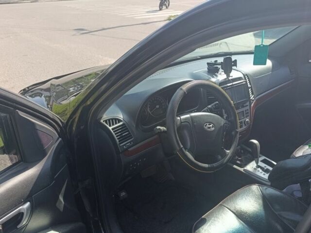 Черный Хендай Санта Фе, объемом двигателя 2.2 л и пробегом 221 тыс. км за 7900 $, фото 2 на Automoto.ua