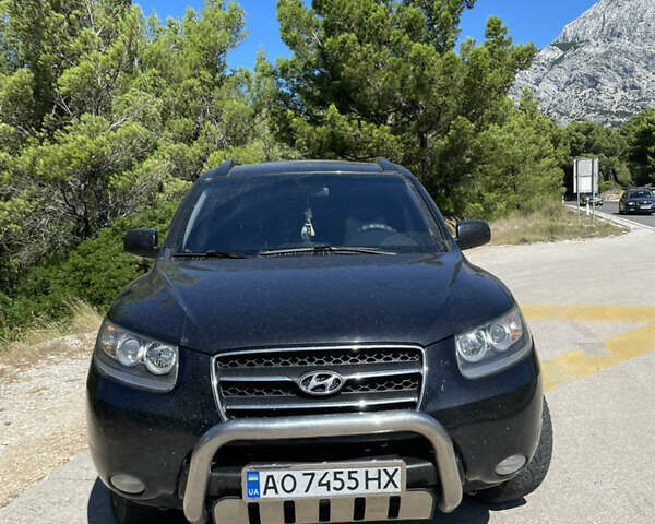 Черный Хендай Санта Фе, объемом двигателя 2.19 л и пробегом 240 тыс. км за 8300 $, фото 3 на Automoto.ua