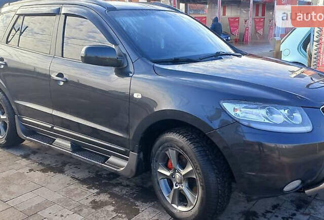 Черный Хендай Санта Фе, объемом двигателя 2.19 л и пробегом 240 тыс. км за 8300 $, фото 11 на Automoto.ua