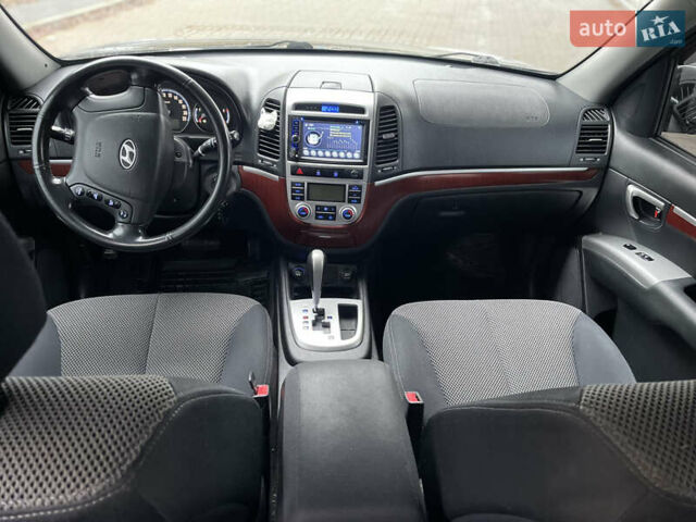 Чорний Хендай Санта Фе, об'ємом двигуна 2.19 л та пробігом 252 тис. км за 8400 $, фото 18 на Automoto.ua