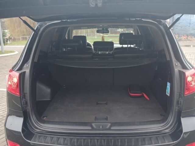 Чорний Хендай Санта Фе, об'ємом двигуна 2.2 л та пробігом 300 тис. км за 8800 $, фото 23 на Automoto.ua