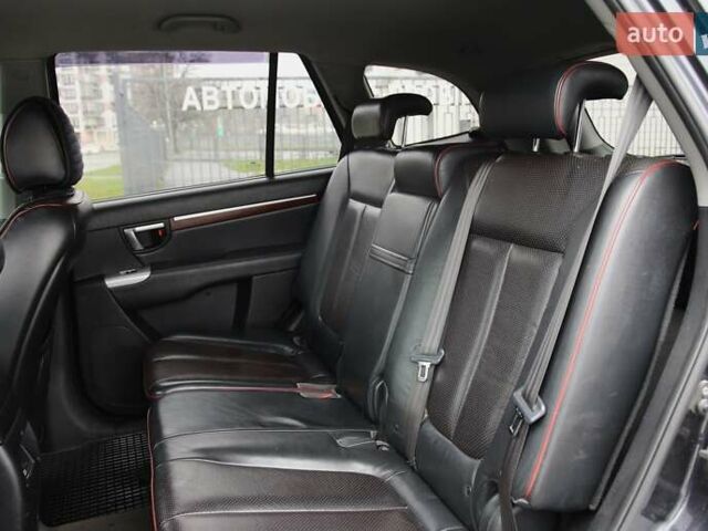 Чорний Хендай Санта Фе, об'ємом двигуна 2.19 л та пробігом 245 тис. км за 10300 $, фото 7 на Automoto.ua