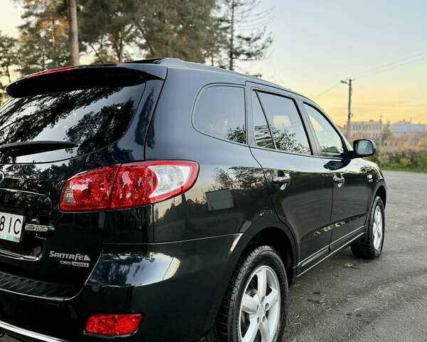 Черный Хендай Санта Фе, объемом двигателя 2.19 л и пробегом 235 тыс. км за 9999 $, фото 18 на Automoto.ua