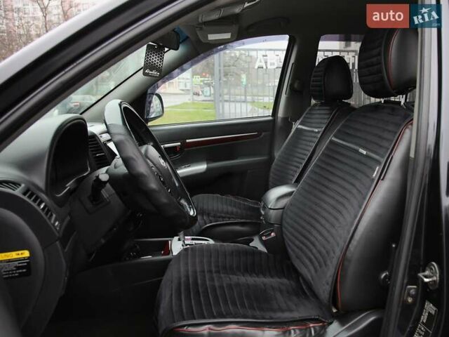 Чорний Хендай Санта Фе, об'ємом двигуна 2.19 л та пробігом 245 тис. км за 10300 $, фото 6 на Automoto.ua