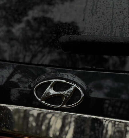 Черный Хендай Санта Фе, объемом двигателя 2.2 л и пробегом 218 тыс. км за 10350 $, фото 6 на Automoto.ua