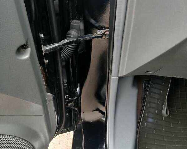 Черный Хендай Санта Фе, объемом двигателя 2.66 л и пробегом 195 тыс. км за 5699 $, фото 33 на Automoto.ua