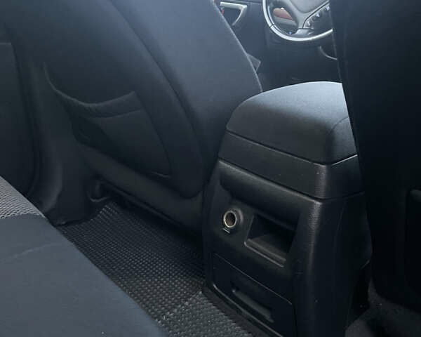 Черный Хендай Санта Фе, объемом двигателя 2.7 л и пробегом 246 тыс. км за 7900 $, фото 9 на Automoto.ua