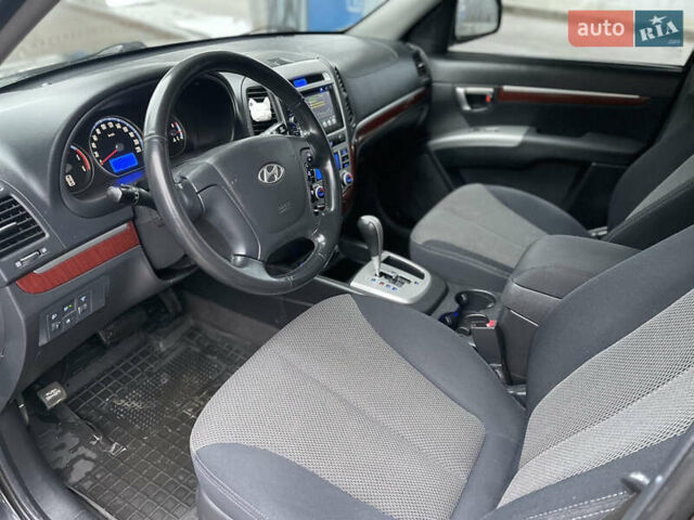 Чорний Хендай Санта Фе, об'ємом двигуна 2.19 л та пробігом 252 тис. км за 8400 $, фото 17 на Automoto.ua