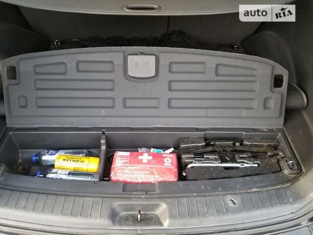 Черный Хендай Санта Фе, объемом двигателя 2.2 л и пробегом 245 тыс. км за 9500 $, фото 20 на Automoto.ua