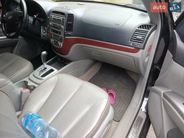 Чорний Хендай Санта Фе, об'ємом двигуна 2.7 л та пробігом 295 тис. км за 8700 $, фото 6 на Automoto.ua