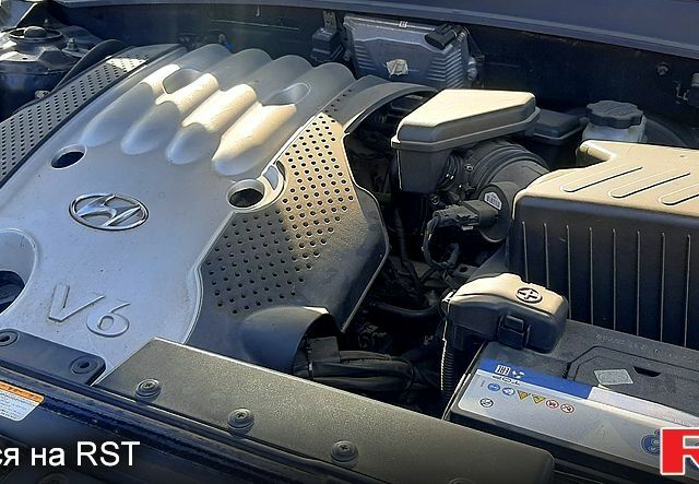 Чорний Хендай Санта Фе, об'ємом двигуна 2.7 л та пробігом 198 тис. км за 8500 $, фото 3 на Automoto.ua