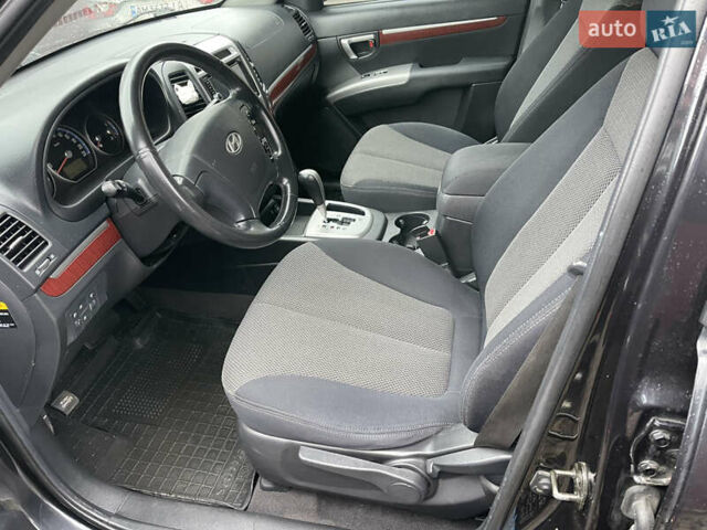 Чорний Хендай Санта Фе, об'ємом двигуна 2.19 л та пробігом 252 тис. км за 8400 $, фото 16 на Automoto.ua