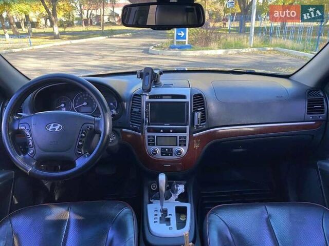 Черный Хендай Санта Фе, объемом двигателя 2.19 л и пробегом 276 тыс. км за 9999 $, фото 18 на Automoto.ua