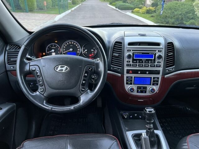 Черный Хендай Санта Фе, объемом двигателя 2.2 л и пробегом 269 тыс. км за 5769 $, фото 18 на Automoto.ua