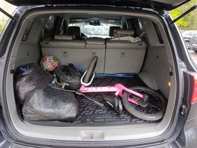 Черный Хендай Санта Фе, объемом двигателя 2.7 л и пробегом 295 тыс. км за 8700 $, фото 5 на Automoto.ua