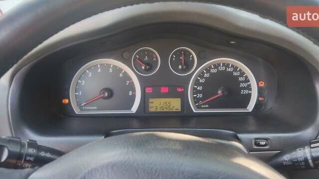 Чорний Хендай Санта Фе, об'ємом двигуна 2 л та пробігом 315 тис. км за 5000 $, фото 6 на Automoto.ua