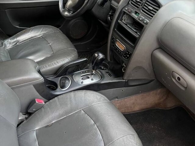 Чорний Хендай Санта Фе, об'ємом двигуна 2 л та пробігом 312 тис. км за 3550 $, фото 4 на Automoto.ua