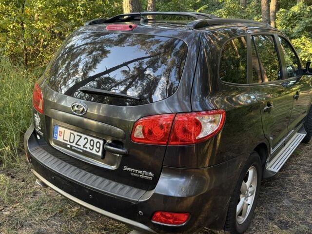 Черный Хендай Санта Фе, объемом двигателя 2.2 л и пробегом 306 тыс. км за 5826 $, фото 7 на Automoto.ua