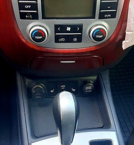 Чорний Хендай Санта Фе, об'ємом двигуна 2.7 л та пробігом 198 тис. км за 8500 $, фото 8 на Automoto.ua