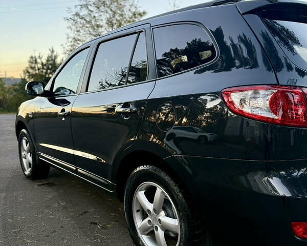 Черный Хендай Санта Фе, объемом двигателя 2.19 л и пробегом 235 тыс. км за 9999 $, фото 14 на Automoto.ua