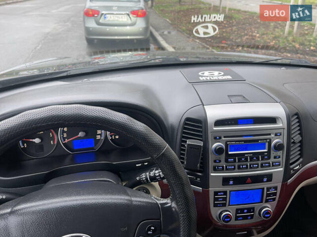 Черный Хендай Санта Фе, объемом двигателя 2.19 л и пробегом 214 тыс. км за 9700 $, фото 7 на Automoto.ua