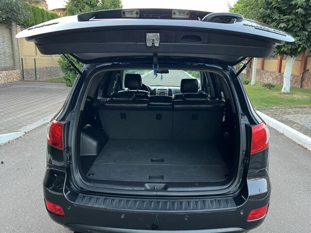 Черный Хендай Санта Фе, объемом двигателя 2.2 л и пробегом 269 тыс. км за 5769 $, фото 16 на Automoto.ua