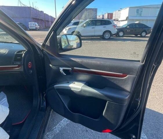 Черный Хендай Санта Фе, объемом двигателя 2.2 л и пробегом 316 тыс. км за 8499 $, фото 4 на Automoto.ua