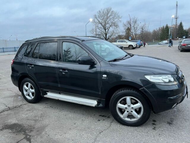 Черный Хендай Санта Фе, объемом двигателя 2.2 л и пробегом 307 тыс. км за 5900 $, фото 4 на Automoto.ua