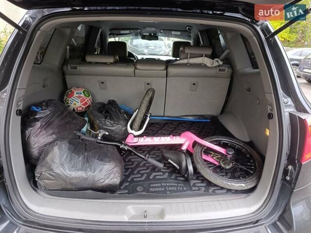 Чорний Хендай Санта Фе, об'ємом двигуна 2.7 л та пробігом 295 тис. км за 8700 $, фото 4 на Automoto.ua