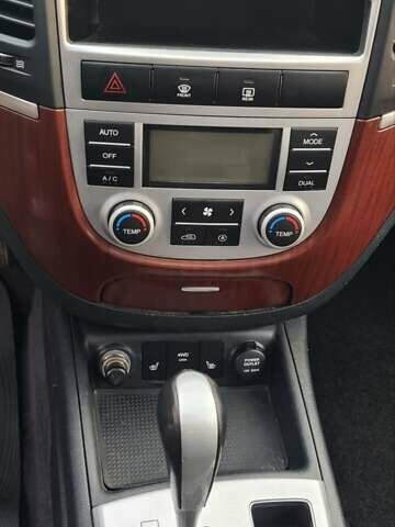 Черный Хендай Санта Фе, объемом двигателя 2.2 л и пробегом 195 тыс. км за 9500 $, фото 19 на Automoto.ua