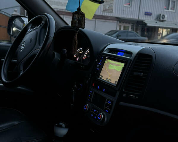 Чорний Хендай Санта Фе, об'ємом двигуна 2.2 л та пробігом 299 тис. км за 8800 $, фото 10 на Automoto.ua