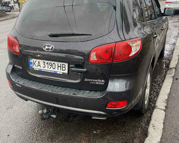 Черный Хендай Санта Фе, объемом двигателя 2.19 л и пробегом 214 тыс. км за 9700 $, фото 12 на Automoto.ua