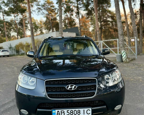 Черный Хендай Санта Фе, объемом двигателя 2.19 л и пробегом 235 тыс. км за 9999 $, фото 8 на Automoto.ua