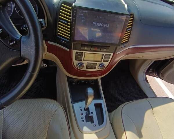 Чорний Хендай Санта Фе, об'ємом двигуна 2.2 л та пробігом 217 тис. км за 8500 $, фото 13 на Automoto.ua