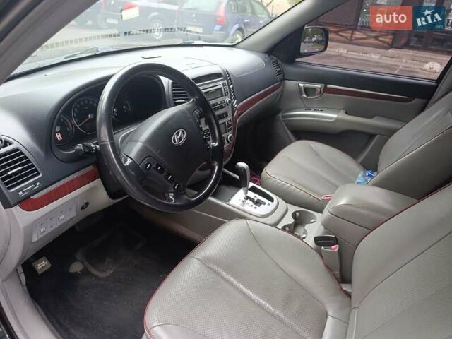 Чорний Хендай Санта Фе, об'ємом двигуна 2.7 л та пробігом 295 тис. км за 8700 $, фото 3 на Automoto.ua