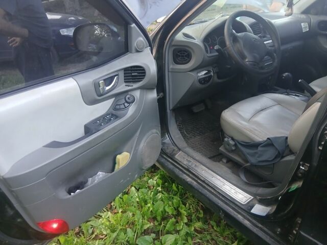 Чорний Хендай Санта Фе, об'ємом двигуна 0 л та пробігом 256 тис. км за 4000 $, фото 6 на Automoto.ua