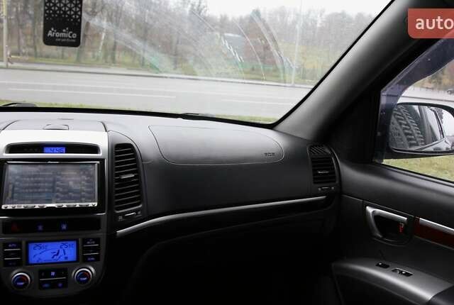 Чорний Хендай Санта Фе, об'ємом двигуна 2.19 л та пробігом 245 тис. км за 10300 $, фото 12 на Automoto.ua