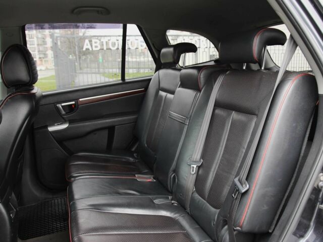 Чорний Хендай Санта Фе, об'ємом двигуна 2.2 л та пробігом 245 тис. км за 10300 $, фото 7 на Automoto.ua