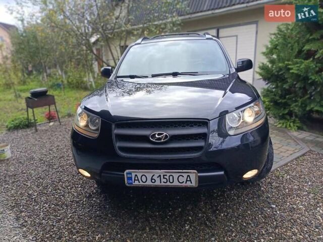 Черный Хендай Санта Фе, объемом двигателя 2.19 л и пробегом 285 тыс. км за 7499 $, фото 6 на Automoto.ua