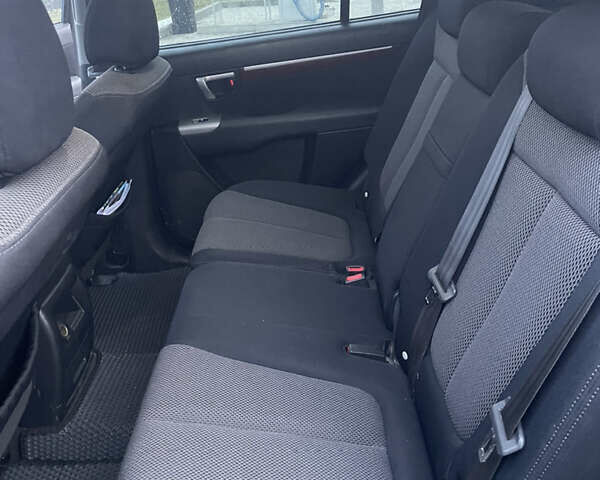 Черный Хендай Санта Фе, объемом двигателя 2.7 л и пробегом 246 тыс. км за 7900 $, фото 17 на Automoto.ua