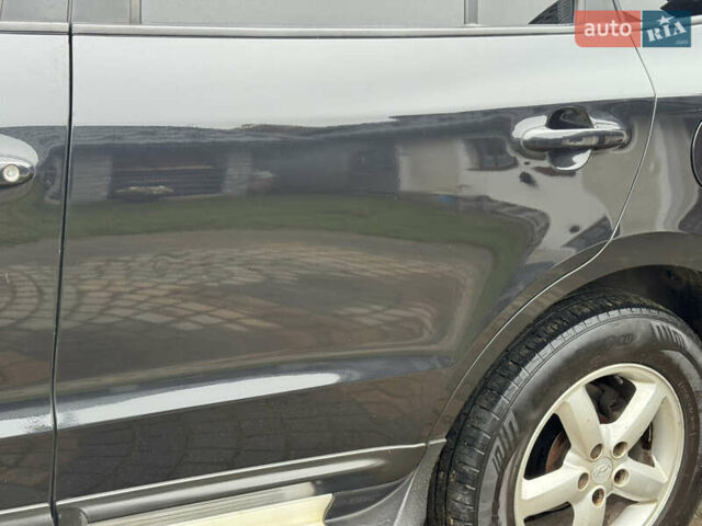 Черный Хендай Санта Фе, объемом двигателя 2.2 л и пробегом 243 тыс. км за 8999 $, фото 46 на Automoto.ua