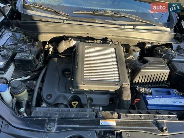 Черный Хендай Санта Фе, объемом двигателя 2.19 л и пробегом 240 тыс. км за 10500 $, фото 28 на Automoto.ua