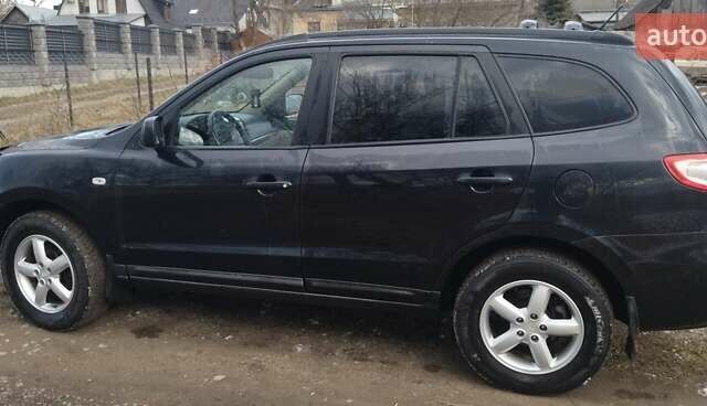 Черный Хендай Санта Фе, объемом двигателя 2.19 л и пробегом 240 тыс. км за 8300 $, фото 5 на Automoto.ua