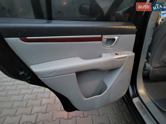 Черный Хендай Санта Фе, объемом двигателя 2.2 л и пробегом 174 тыс. км за 9850 $, фото 86 на Automoto.ua