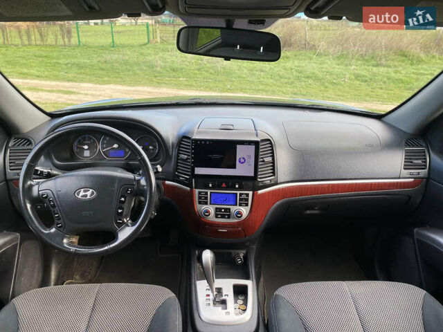 Черный Хендай Санта Фе, объемом двигателя 2.2 л и пробегом 282 тыс. км за 9500 $, фото 12 на Automoto.ua
