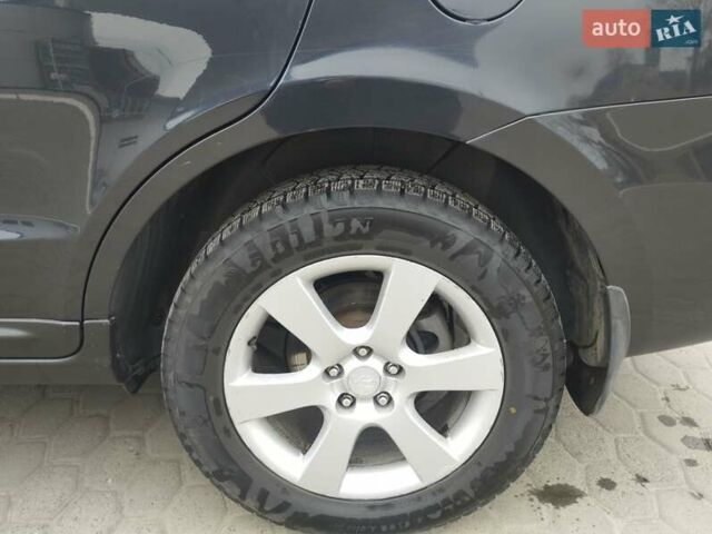 Черный Хендай Санта Фе, объемом двигателя 2.19 л и пробегом 303 тыс. км за 9000 $, фото 14 на Automoto.ua