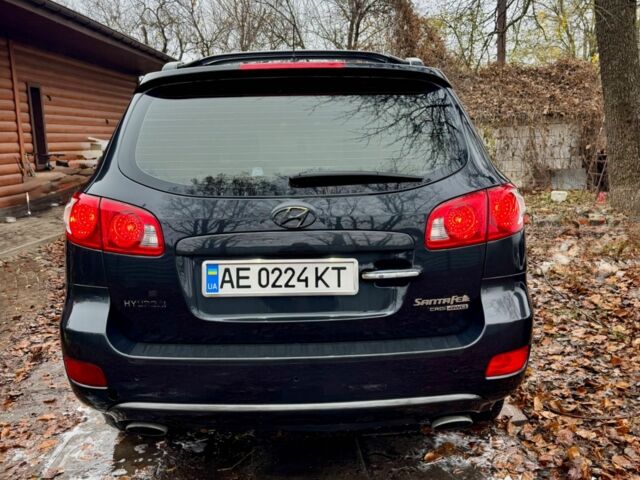 Черный Хендай Санта Фе, объемом двигателя 2.2 л и пробегом 150 тыс. км за 10500 $, фото 6 на Automoto.ua