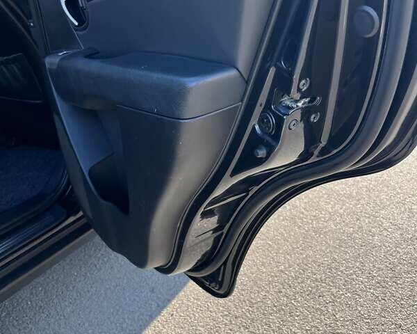 Черный Хендай Санта Фе, объемом двигателя 2.19 л и пробегом 240 тыс. км за 10500 $, фото 23 на Automoto.ua