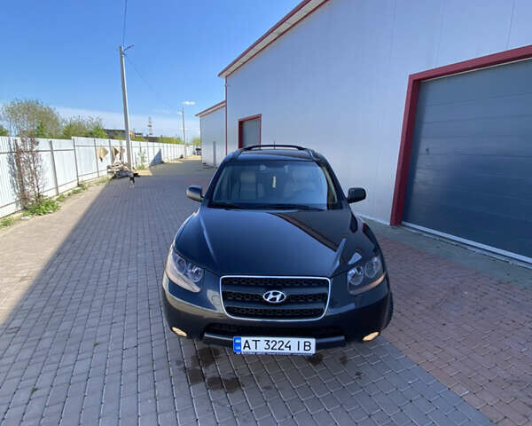 Черный Хендай Санта Фе, объемом двигателя 2.19 л и пробегом 224 тыс. км за 9900 $, фото 3 на Automoto.ua